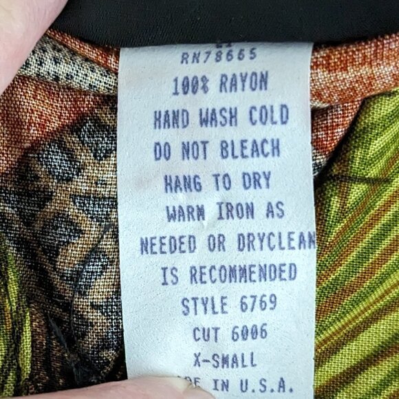 Women's CACTUS FLOWER African Jungle Themed 3/4 Sleeve Button Blouse; Size XS - Picture 4 of 4